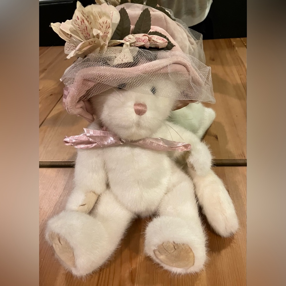 EUC w/tags Boyds Bears Pamela P Prissypuss QVC Exclusive Rare 14” Tall